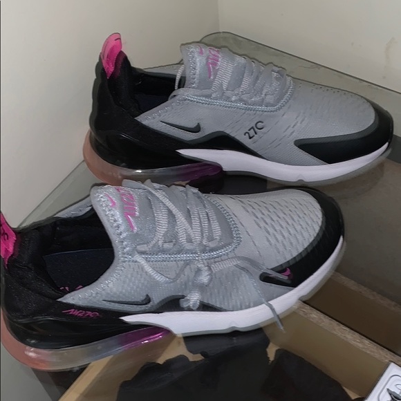NIKE AIR MAX 270 - Picture 4 of 6